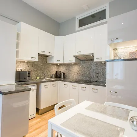 Ar Apartment *
